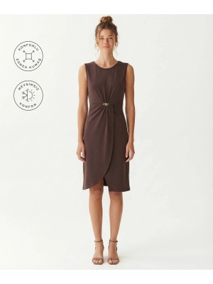 Yargıcı Dar Bisiklet Yaka Kolsuz Elbise