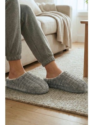 Sevim Kaydırmaz Tabanlı Peluş Ev Terliği - Yumuşak, Içi Koyun Yünü Dokulu Wellsoft Terlik