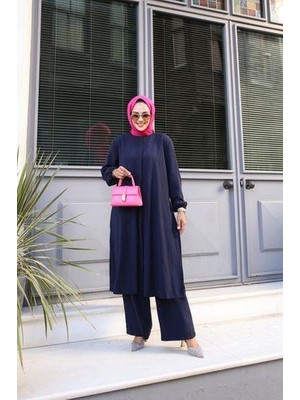 Tesettür Diyarı Lizza Kreş Kumaş Yandan Yırtmaçlı Uzun Tunikli Pantolonlu Takım Lacivert