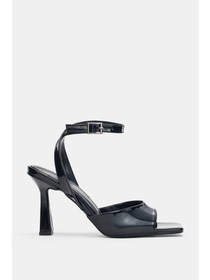 Selin Shoes Elvane Küt Burun Bilekten Bağlamalı Kadın Topuklu Ayakkabı- Siyah
