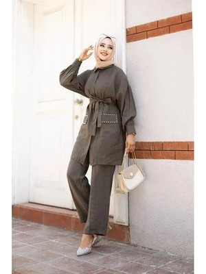 Tesettür Diyarı Cep Kapakları Taş Detaylı Takım Yazlık Kumaş Pantolon Haki