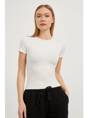 Tena Kadın Beyaz Bisiklet Yaka Kısa Kollu Licralı Body