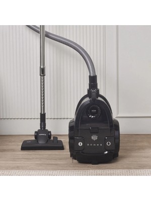 Karaca Vantuz Action Force X10 2 Lt Toz Torbasız Hazneli Elektrikli Süpürge Black 899 W