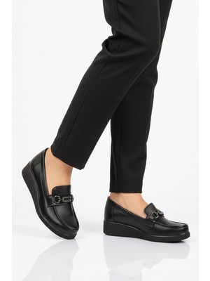 Ayakmod Siyah Geniş Kalıp Kadın Klasik Ayakkabı 651631 Z