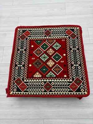 Bakırözü Home Şili Modeli Çökmeyen Süngerli Şark Köşesi Orta Sehpa (60 x 60 x 20 Cm)