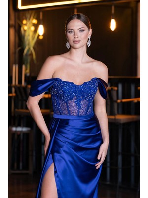 Abiyefon Taşlı Kayık Yaka Yırtmaçlı Uzun Saten Abiye ABU3997