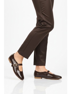 Ayakmod Kahve Hafif Kemerli Kadın Babet Ayakkabı 666160 Z