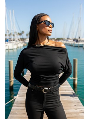 5in1Canpolat Siyah Asimetrik Yaka Uzun Kollu Bluz 2536