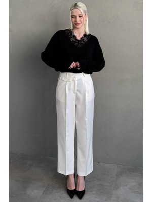 Madmext Beyaz Pens Detaylı Kapaklı Düz Paça Kumaş Pantolon MG2642