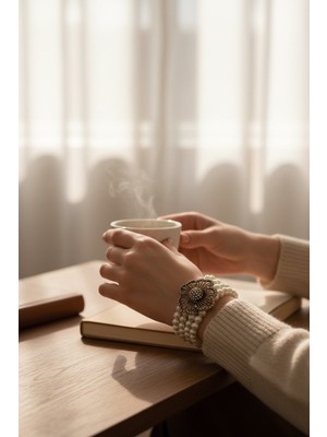 Fayra Accessories Kristal Taşlı Çiçek Figür Inci Bileklik