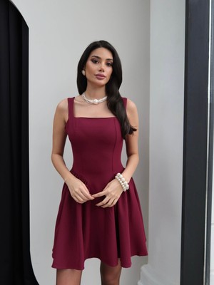 Esra Helvacı Askılı Sırt Fiyonk Detay Mini Elbise