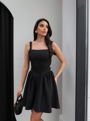 Esra Helvacı Askılı Sırt Fiyonk Detay Mini Elbise