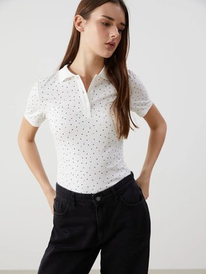 LC Waikiki Ekru Polo Yaka Desenli Kadın Tişört