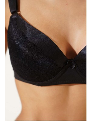 Ecem Yıldız Dantelli Silikon Battal Sütyen