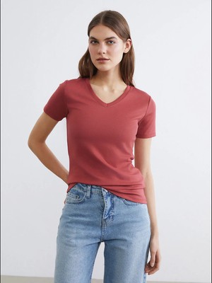 LC Waikiki Pembe V Yaka Soft Touch Kadın Tişört
