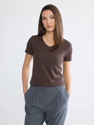 LC Waikiki Kahverengi V Yaka Kadın Tişört