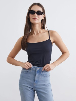 LC Waikiki Siyah U Yaka Ip Askılı Kadın Atlet