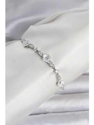 Butik Mey Ithalat® Baget Zirkon Taşlı Çiçek Model Gümüş Renk Asansörlü Kadın Bileklik