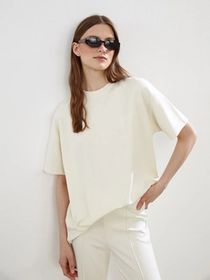 LC Waikiki Ekru Modal Karışımlı Nakışlı Oversize Kadın Tişört