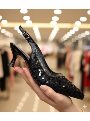 Kindep (Bono) Pul Detaylı Burnu Kapalı Kısa Topuklu Kadın Abiye Ayakkabı Siyah