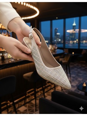 Kindep (Bono) Damla Taş Detaylı Kalın Kısa Topuklu Burnu Kapalı Kadın Abiye Ayakkabı Ten