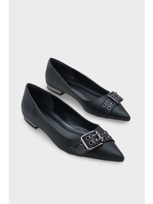 Capone Outfitters Krissie Sivri Burunlu Kısa Topuklu Metal Aksesuarlı Kadın Babet