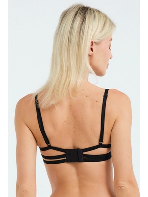 Laperissa Siyah Tül ve Bant Detaylı Ip Askılı Kapsız Örme Sütyen