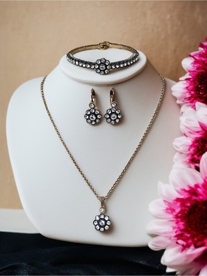 Fayra Accessories Zirkon Taşlı Papatya Desen Set