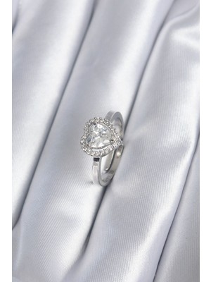 Similar Pirinç Gümüş Renk Zirkon Taşlı Kalp Charm Model Kadın Yüzük - TJ-BYK2861