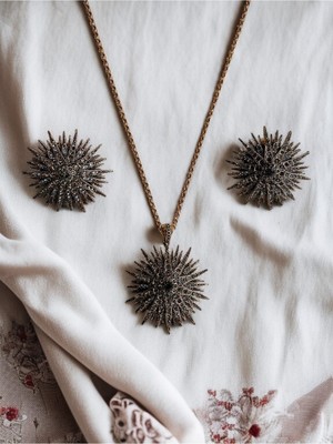 Fayra Accessories Deniz Kestanesi Figür Inci Kolye ve Inci Küpe Seti