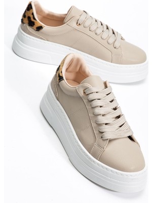 Shemard Kadın Bej Cilt Poli Taban Leopar Desenli Bağcıklı Yüksek Spor Ayakkabı