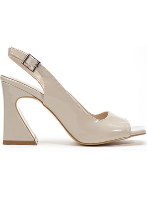 Shemard Kadın Bej Rugan Özel Tasarım Ökçe Klasik Topuklu Ayakkabı