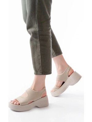 Uslucan Alışveriş 24414-573 Bej Dalgıç Günlük Dolgu Topuk Kadın Sandalet