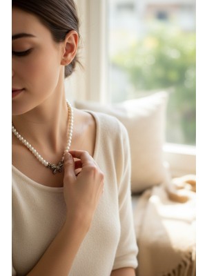 Fayra Accessories Zirkon Taşlı Fiyonk Tasarım Inci Kolye