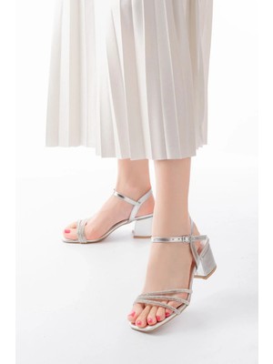 Uslucan Alışveriş S-889  Gümüş 3 Bantlı Topuklu Kadın Ayakkabı