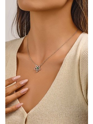 Fayra Accessories Yeşim Taşlı Çiçek Figürlü Beyaz Altın Kaplama Kolye