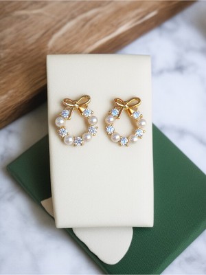 Fayra Accessories Kristal Taşlı Fiyonk ve Çelenk Figürlü 18 K Altın Kaplama Küpe