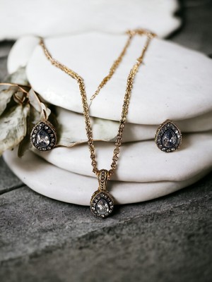 Fayra Accessories Zirkon Taşlı Su Damlası Kolye ve Pimli Küpe Seti