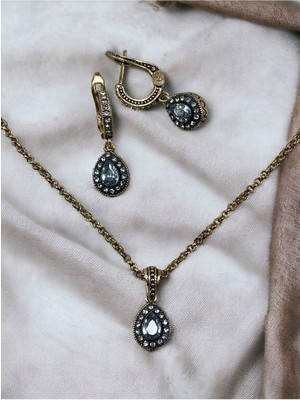 Fayra Accessories Zirkon Taşlı Su Damlası Kolye ve Sallantılı Küpe Seti