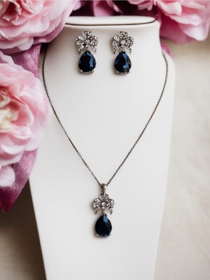 Fayra Accessories Zirkon Taşlı Fiyonk Küpe ve Kolye Seti