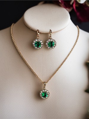 Fayra Accessories Kristal Taşlı Papatya Figürlü Kolye ve Küpe Seti