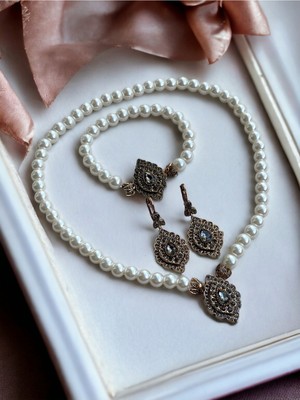 Fayra Accessories Zirkon Taşlı Badem Inci Kolye , Küpe ve Inci Bileklik Seti
