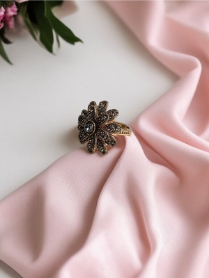 Fayra Accessories Zirkon Taşlı Çiçek Figürlü Yüzük