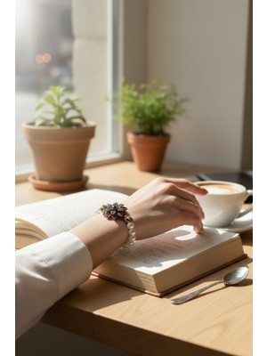 Fayra Accessories Zirkon Taşlı Çiçek Figürlü Inci Bileklik