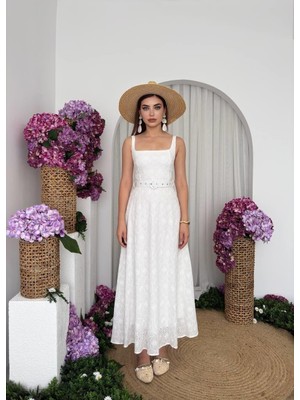 Nils Butik Kare Yaka Brode Askılı Midi Boy Beyaz Elbise