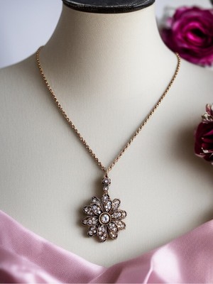 Fayra Accessories Zirkon Taşlı Çiçek Figürlü Kolye