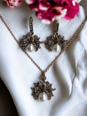 Fayra Accessories Kristal Taşlı Yengeç Figür Tasarım Inci Kolye ve Küpe Seti