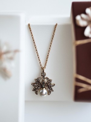 Fayra Accessories Kristal Taşlı Yengeç Figür Tasarım Inci Kolye