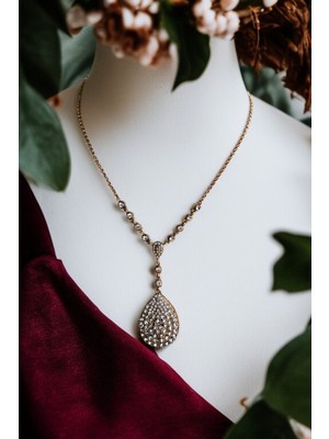 Fayra Accessories Zirkon Taş Işlemeli Su Damlası Kolye