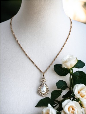 Fayra Accessories Kristal Taşlı Antik Bronz Su Damlası Kolye